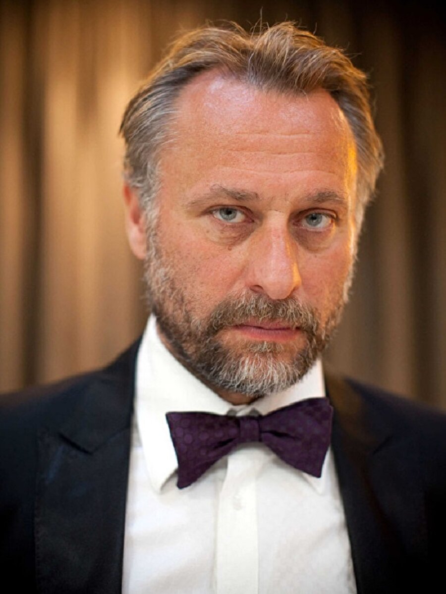 Michael Nyqvist, Milenyum Serisi’nin üç filmde de gazeteci Mikael Blomkvist'i canlandırdı. Film sayesinde tüm dünyada tanınan Nyqvist daha sonra Tom Cruise'un başrol oynadığı Görevimiz Tehlike- Hayalet Protokol'deki kötü adamı canlandırdı. 