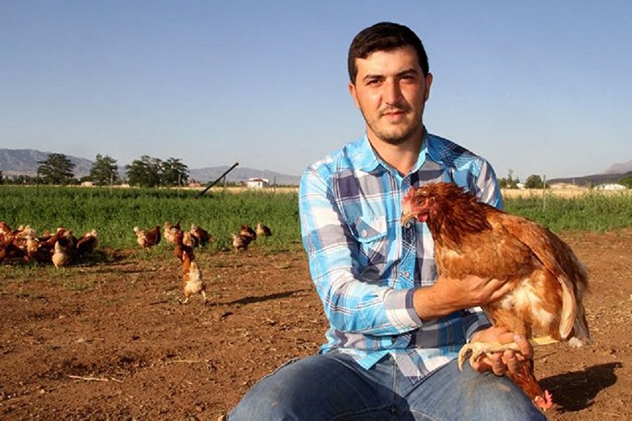 Düğün takılarıyla çiftlik kurdu, ayda 18 bin yumurta satıyor!