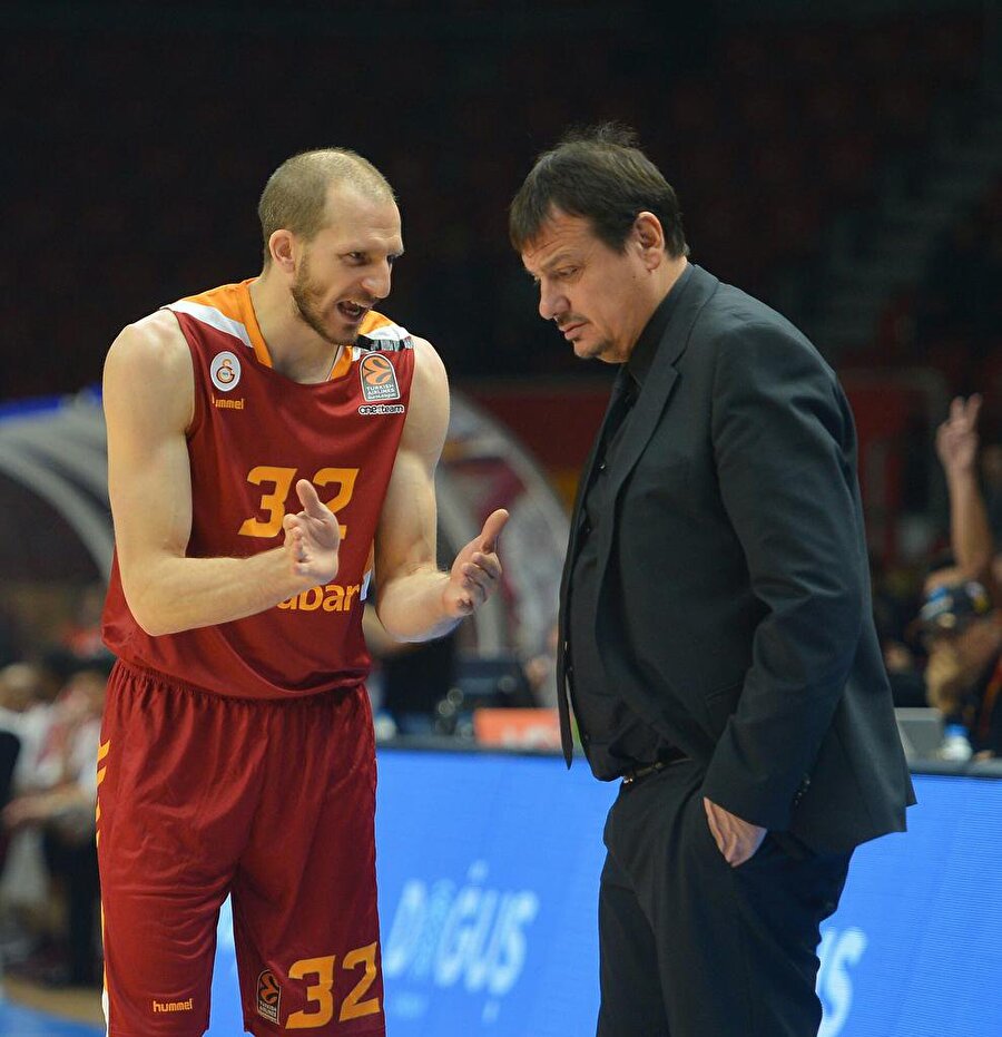 Fenerbahçe'den Galatasaray'a tarihi transfer çalımı