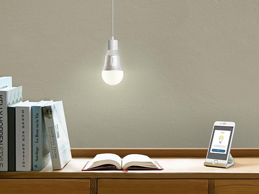 Wi-Fi Smart LED Light Bulb