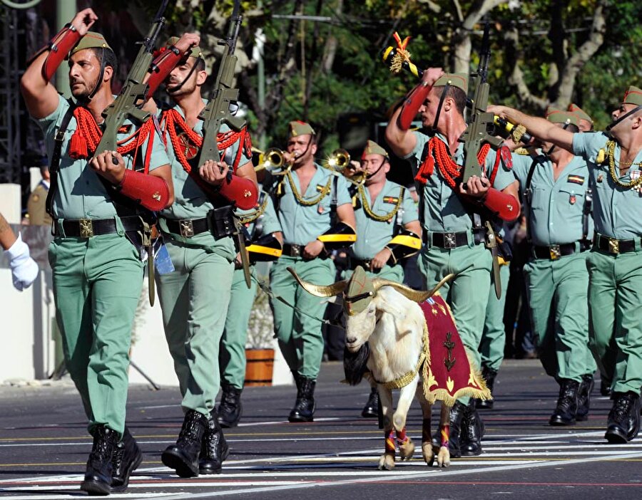 İspanya

                                    
                                    
                                    
                                    Aktif asker sayısı: 125.00Yedek asker sayısı: 16.200
                                
                                
                                
                                