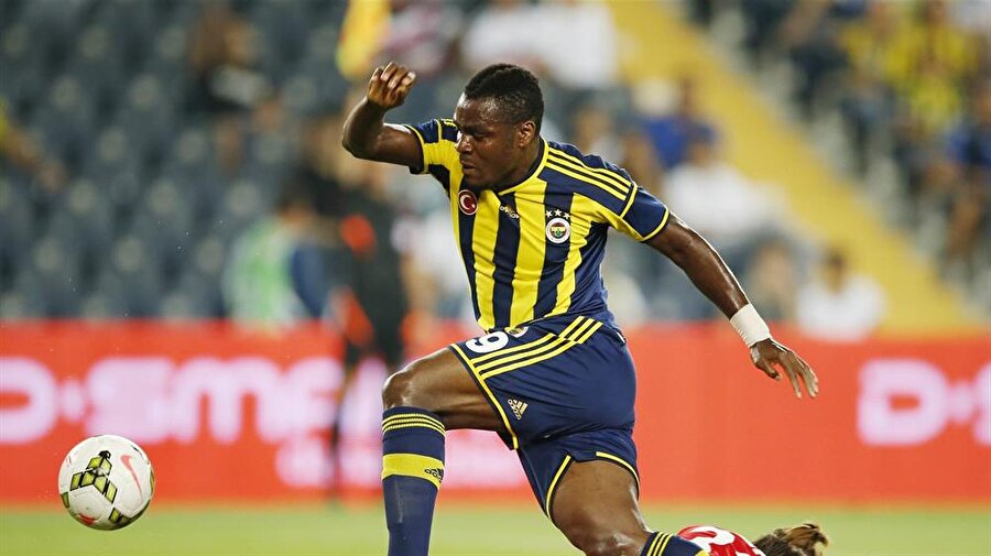 Emenike, İstanbul'dan ayrıldı.