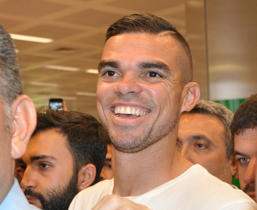 Pepe, Beşiktaş'a imza attı.