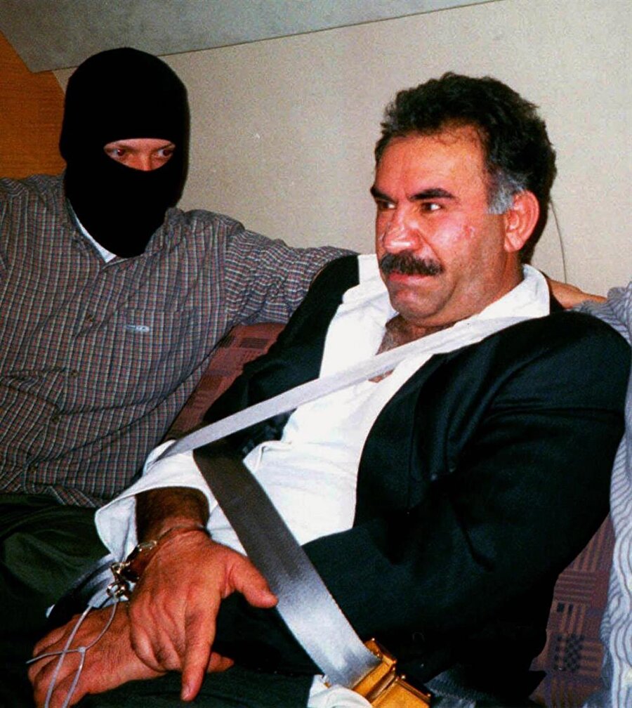 Bebek katili Abdullah Öcalan’ın yakalandıktan sonra verdiği ifadede olaydan habersiz olduğunu ve olayın sorumlusunun Dr. Baran kod adlı bir PKK sorumlusu olduğunu itiraf etti. 

                                    
                                    
                                    
                                    
                                    
                                
                                
                                
                                
                                