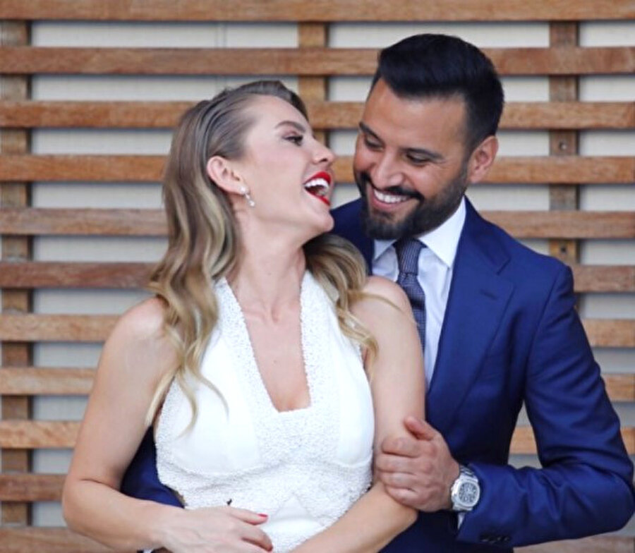 Günlerce konuşuldu
29 Haziran'da nişanlanan Eda Erol ve Alişan çifti, magazin gündeminde uzun süre konuşuldu.