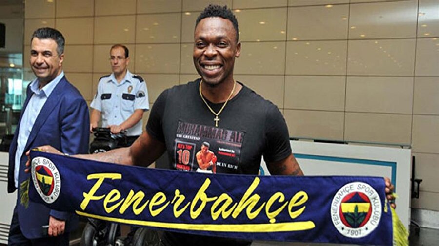 Fenerbahçe'de imza şov: 4 oyuncu birden imzaladı