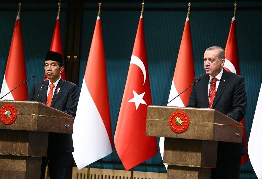 Cumhurbaşkanı Recep Tayyip Erdoğan, bugüne kadar 5 bin kişinin terörle mücadele kapsamında sınır dışı edildiğini ve 50 bin kişinin de ülkeye girişine yasak konulduğunu açıkladı.

                                    
                                