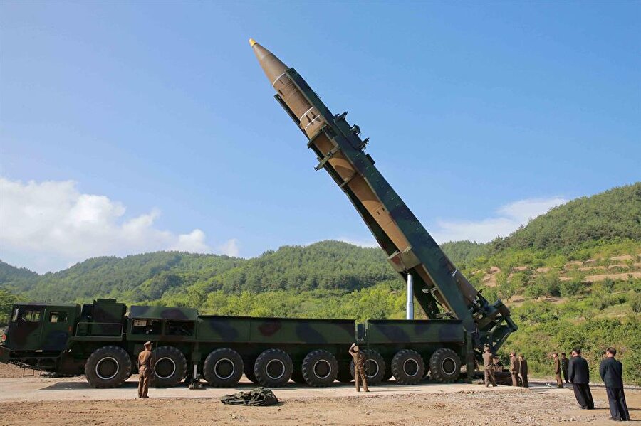 ABD'nin Birleşmiş Milletler Büyükelçisi Nikki Haley, nükleer ve balistik füze geliştirme programları nedeniyle, gerekirse Kuzey Kore'ye karşı askeri güç kullanabileceğini açıkladı.

                                    
                                