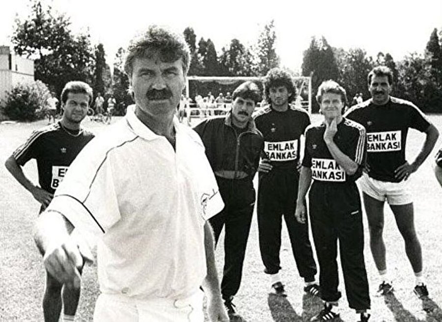 1990 / Hakan Tecimer, Guus Hiddink, Müjdat Yetkiner, Hasan Kemal Özdemir, Erdi Demir, Yaşar Duran (Fenerbahçe)