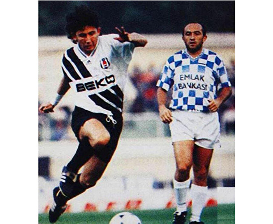 Yıl 1993, yer İnönü Stadı… Beşiktaş- Sarıyer maçında Sergen Yalçın ile Sinan Engin aynı karede.