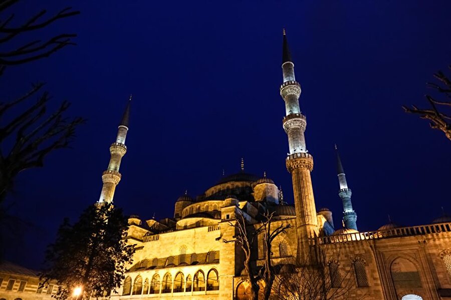 15 Temmuz'da 90 bin camide kandiller sönmeyecek