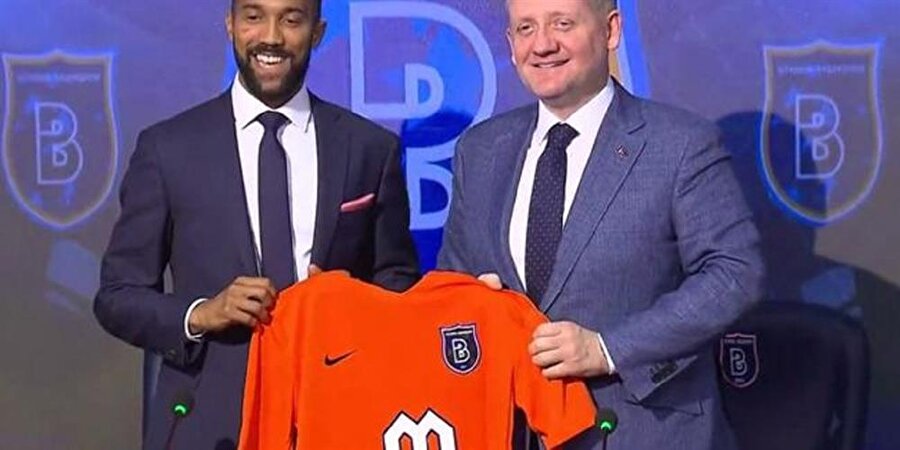 Gael Clichy imzayı attı.