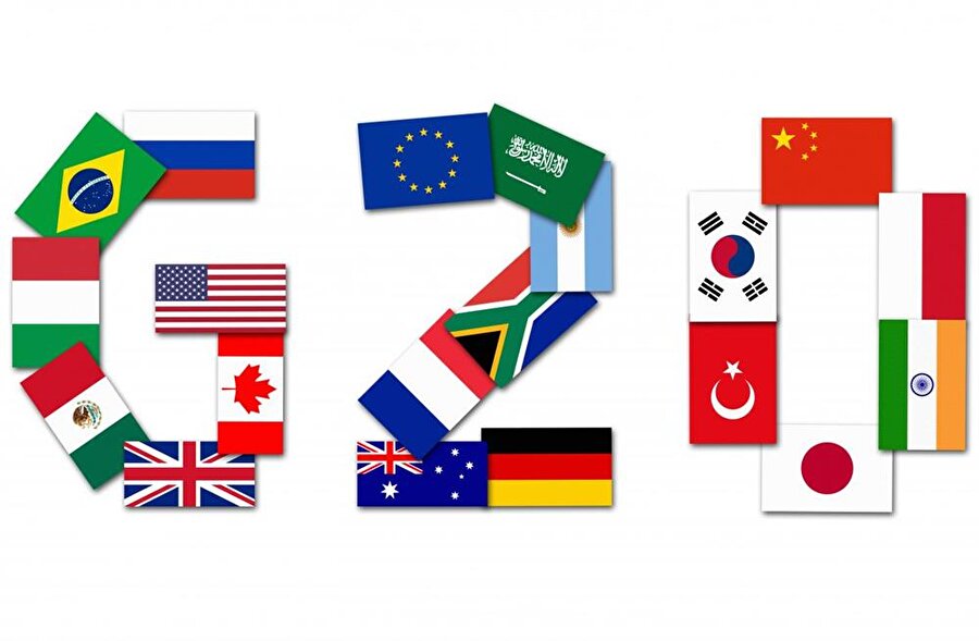 G20’de hangi ülkeler bulunmaktadır?

                                    G20, 19 ülke ve AB’den oluşan 20 katılımcıya sahip. Türkiye’nin de içerisinde bulunduğu katılımcılarda geri kalan ülkelerin isimleri ise şöyle: Almanya, ABD, Arjantin, Avustralya, Brezilya, Çin, Endonezya, Fransa, Güney Aftika, Güney Kore, Hindistan, İngiltere, İtalya, Japonya, Kanada, Meksika, Rusya ve Suudi Arabistan.
Bu zirvede sadece  katılımcı ülkeler bulunmuyor. IMF, Dünya Bankası, Dünya Ticaret Örgütü, Ekonomik Kalkınma ve İşbirliği Örgütü, Birleşmiş Milletler gibi uluslararası örgütlerin de temsilcileri bulunuyor. 
                                