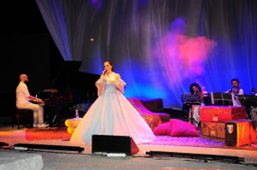 Sertap Erener konserini bir türlü bitiremedi