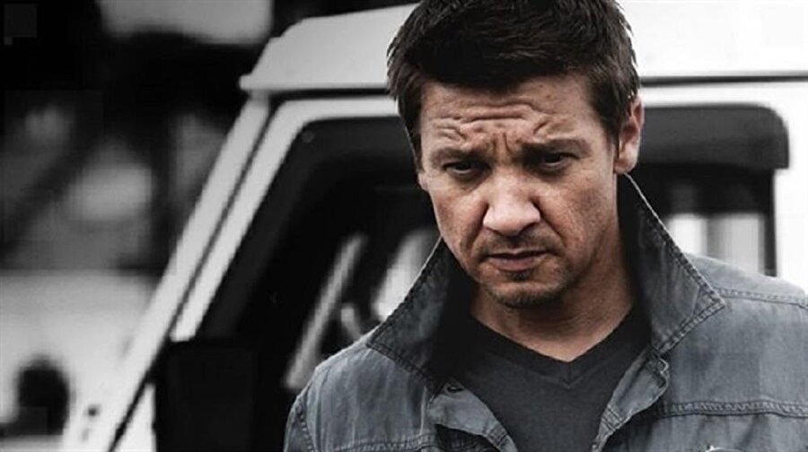 Ünlü oyuncu Jeremy Renner sette kaza geçirdi