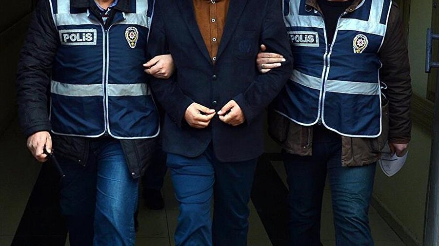 İzmir'de 21 DEAŞ şüphelisi yakalandı