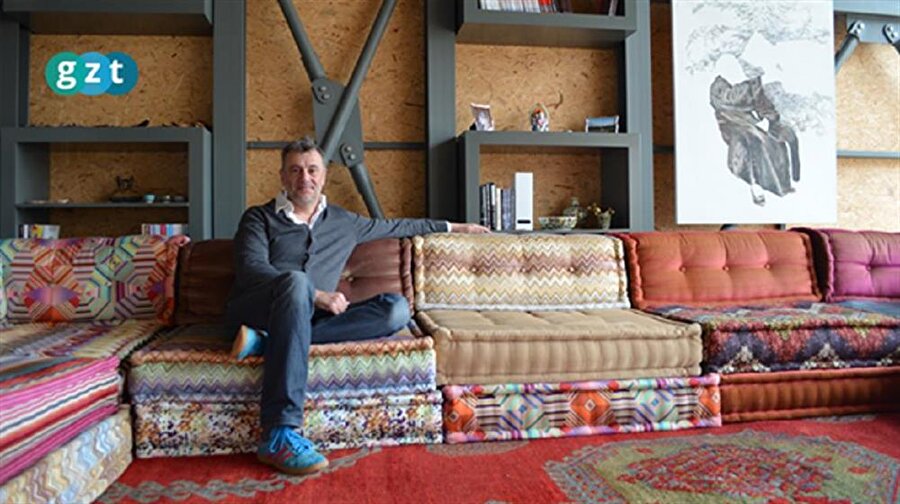 ​Usta yönetmen ve sanatçı Kutluğ Ataman’ın Erzincan’da kurduğu Mehmet Ali Bey Palangası’nın içine yapılan Erginoğlu & Çalışlar imzalı ev, iki uluslararası mimari ödül kazandı.