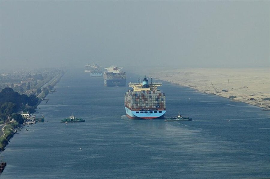 Katar’a ait gemilerin uygulanan yaptırımlar kapsamında Süveyş Kanalı limanlarını kullanmasının engelleneceği bildirildi.

                                    
                                    
                                
                                