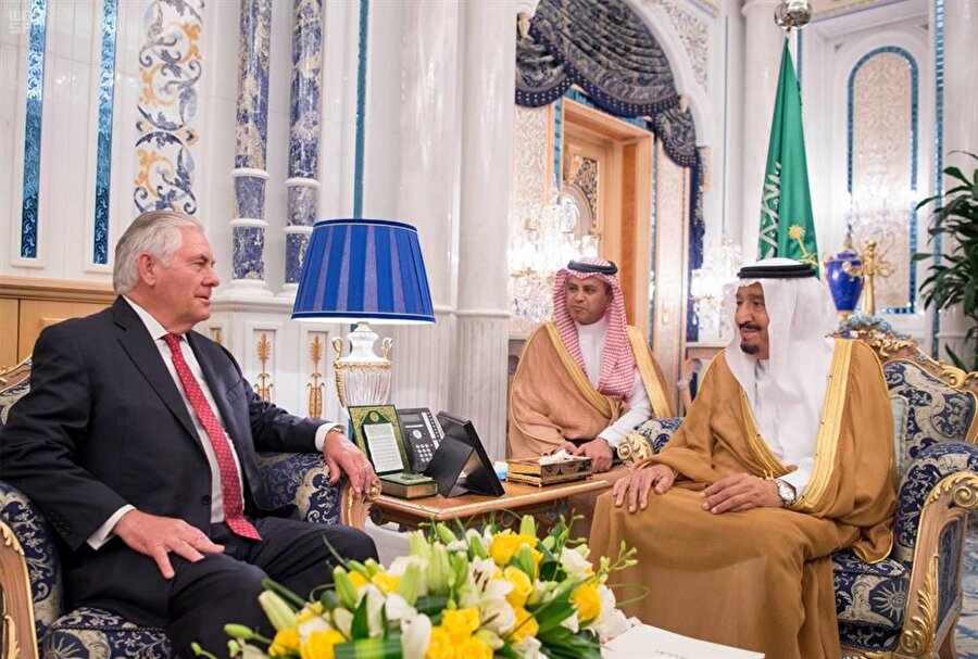 ABD Dışişleri Bakanı Tillerson, Katar ziyaretinden sonra ambargo uygulayan 4 Arap ülkesinin dışişleri bakanlarıyla görüştü.

                                    
                                    
                                
                                