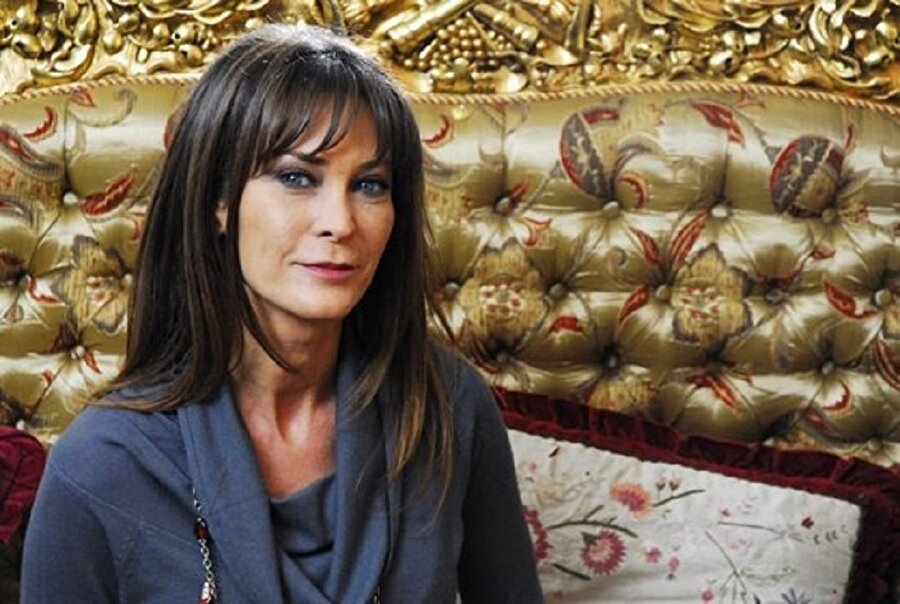 Ünlü oyuncu İpek Tenolcay’a sahnede sürpriz