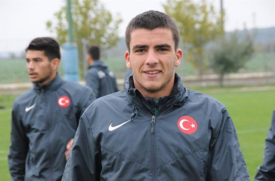 Fenerbahçe'den Manchester'a gidecek: Genç yeteneğe dev talip