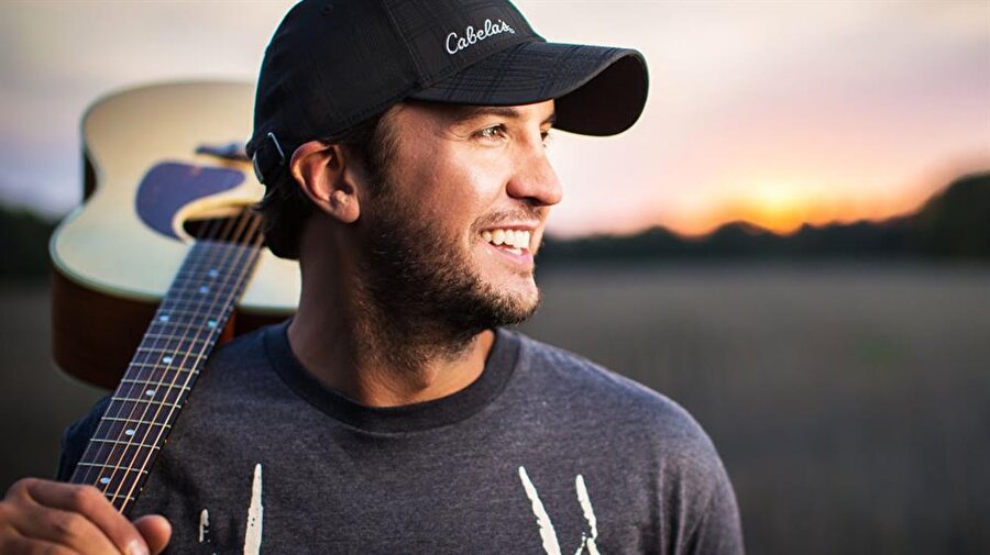 Luke Bryan 
27.3 milyon dolar