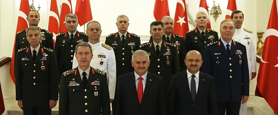Yüksek Asker Şura'nın yapısı değiştirildi. Artık YAŞ'a Dışişleri Bakanı, Adalet Bakanı, İçişleri Bakanı da katılacak.
