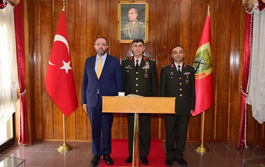 Bakanlık bünyesinde Milli Savunma Üniversitesi kuruldu. Erhan Afyoncu rektör olarak atandı. 
Üniversite rektörü Başbakanın önereceği 3 isimden birinin Cumhurbaşkanı tarafından belirlenmesi yoluyla seçilecek.