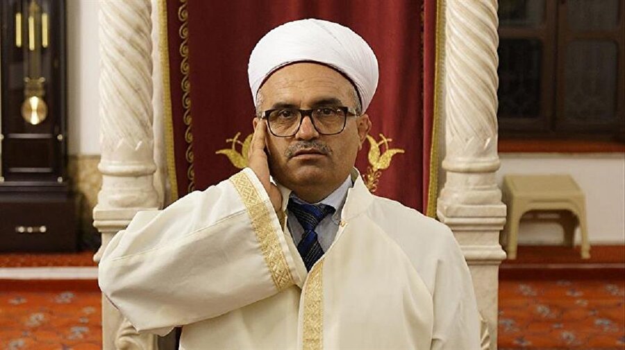 ​İzmir'de FETÖ'nün darbe girişiminde bulunduğu 15 Temmuz gecesi Narlıdere Kutlu Yalvaç Camisi'nde sela okuduktan sonra 3 kişi tarafından darbedilen müezzin Mehmet Kuzgun o geceye ilişkin konuştu.
