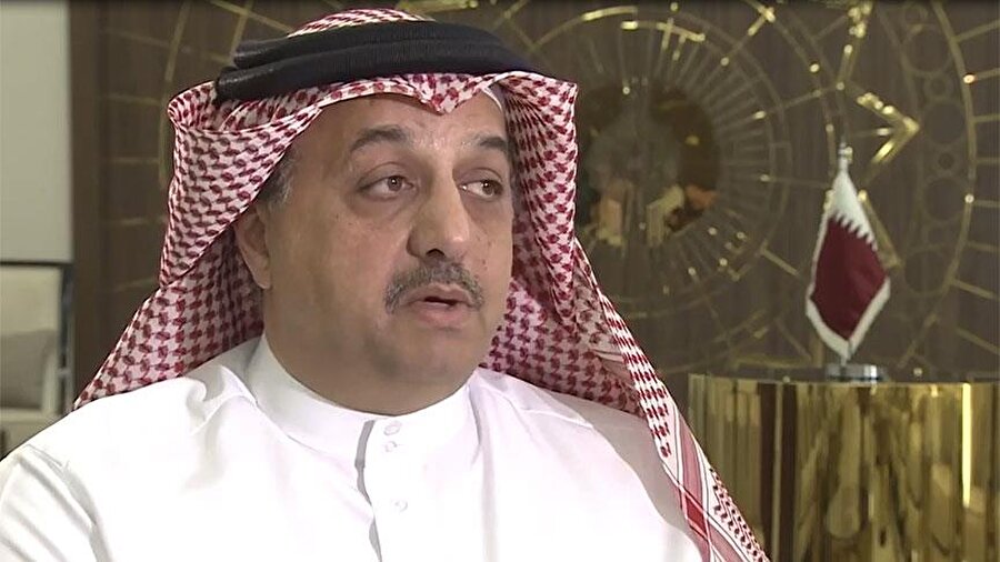 Daha önce birçok kez darbenin yaşandığı Katar'da, Savunma Bakanı Atiyye, 15 Temmuz benzeri bir hareketin yaşanabileceğini belirterek, "Katar'ın sıradaki hedef olabileceğini düşünüyorum." dedi.

                                    
                                