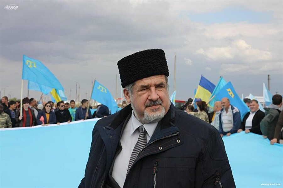 Kırım Tatar Milli Meclisi Başkanı Çubarov, "Aynı acıları yeniden yaşamamak için Rusya'nın Kırım'ı en kısa zamanda terk etmesi gerekiyor. Ya Ruslar Kırım'dan çıkacak ya da biz yok olacağız" dedi.

                                    
                                
