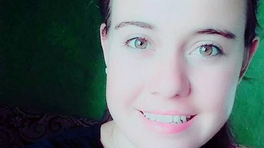 İzmir'in Kınık ilçesinde yaşayan 20 yaşındaki Selin Savaş, "Beyin cerrahisine gideceğim" diyerek gittiği Bergama Devlet Hastanesi'nden çıktıktan sonra kayboldu.