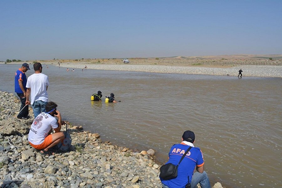 Batman Çayı'nda kaybolan 2 kuzenden birinin cesedine ulaşıldı.