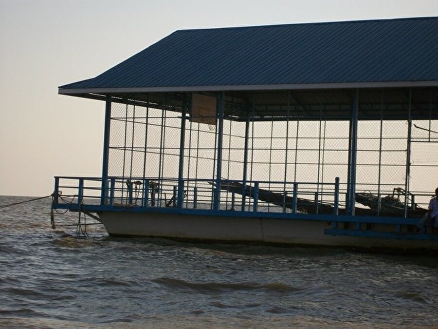 Tonle Sap Gölü, Kamboçya

                                    
                                