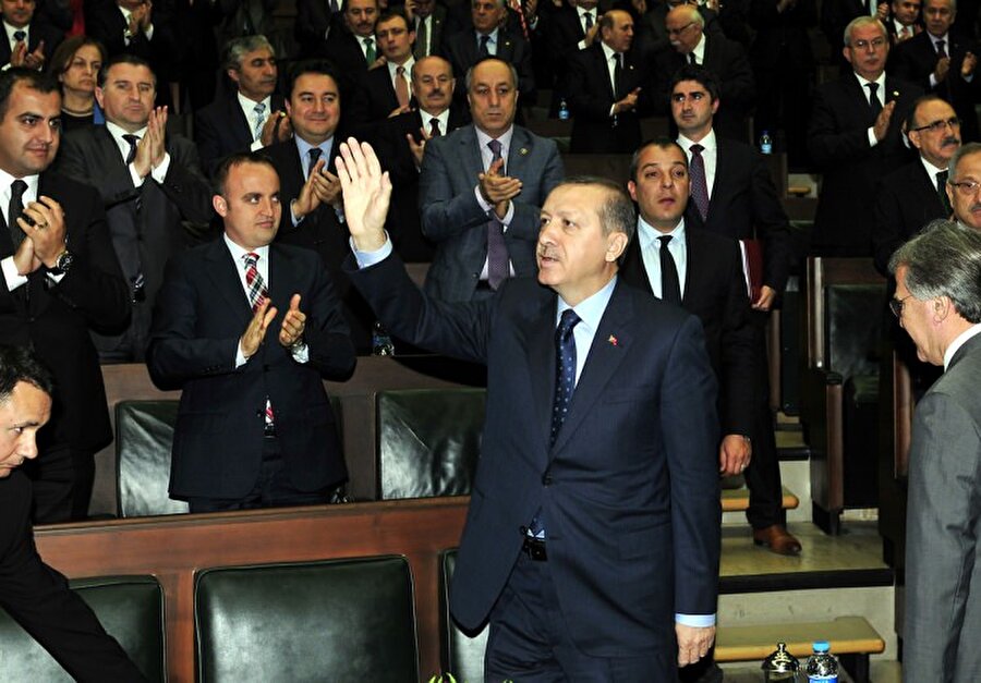O dönem, Erdoğan'ın Belediye Başkanlığı'nda İstanbul'da spor faaliyetlerinden sorumlu olarak görev yapıyordu.

                                    
                                    
                                    
                                
                                
                                