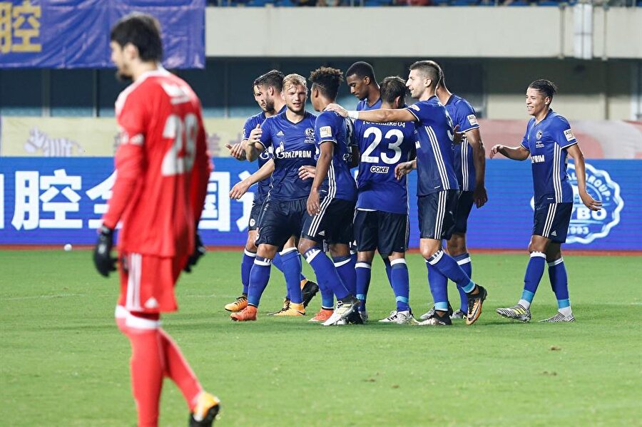 Schalke'den Beşiktaş maçı sonrası esprili tweet: Dalga geçtiler