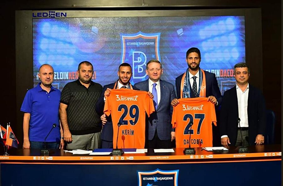 Başakşehir durmuyor; iki imza birden