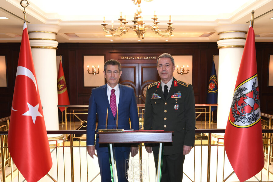 Milli Savunma Bakanı Canikli, Orgeneral Akar'ı ziyaret etti