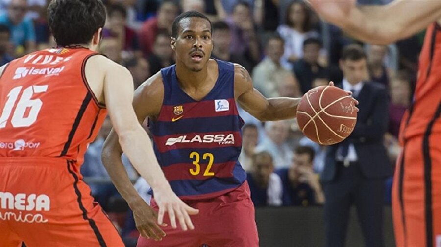 Galatasaray'a Barcelona'dan transfer: Alex Renfroe Galatasaray'da