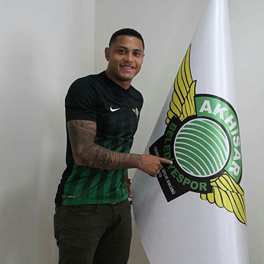 Spor Toto Süper lig ekiplerinden Akhisar belediyespor aradığı golcüyü buldu