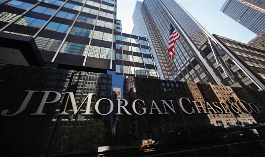JPMorgan Chase - 328.8 milyar dolar.

                                    
                                