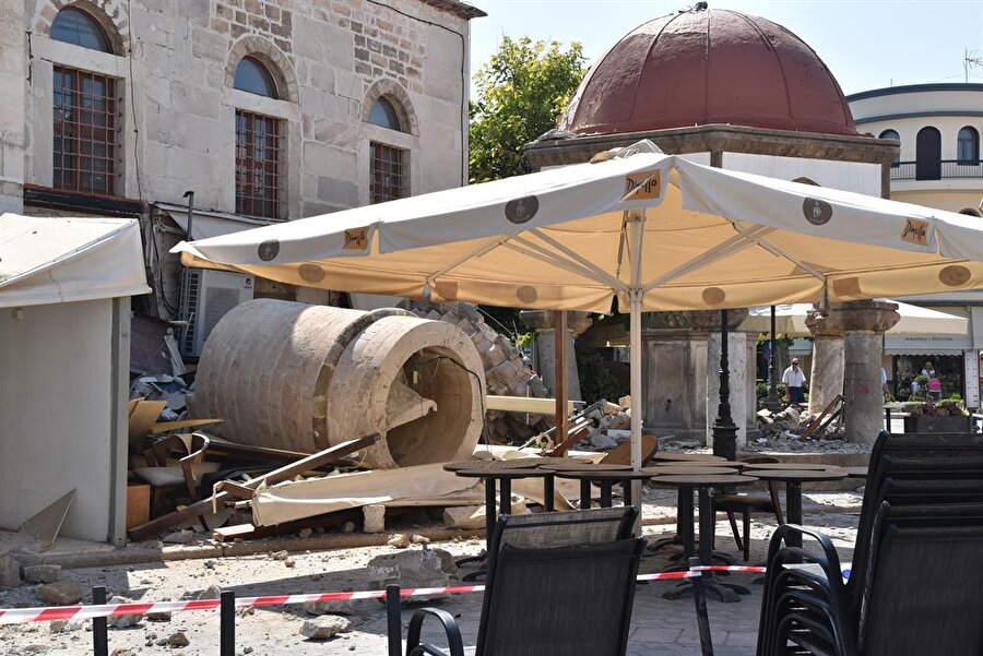 Yunanistan’ın Kos adası yakınlarında 6,6 büyüklüğünde meydana gelen depremde 1’i Türk 2 kişi hayatını kaybederken onlarca insan yaralandı.

                                    
                                
