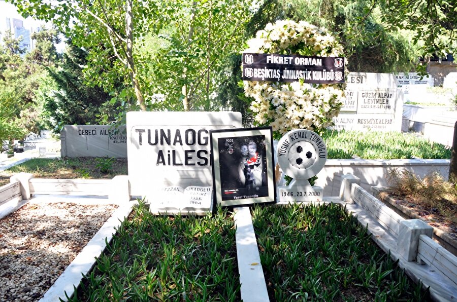 Yusuf Tunaoğlu, vefatının 17. yılında kabri başında anıldı.