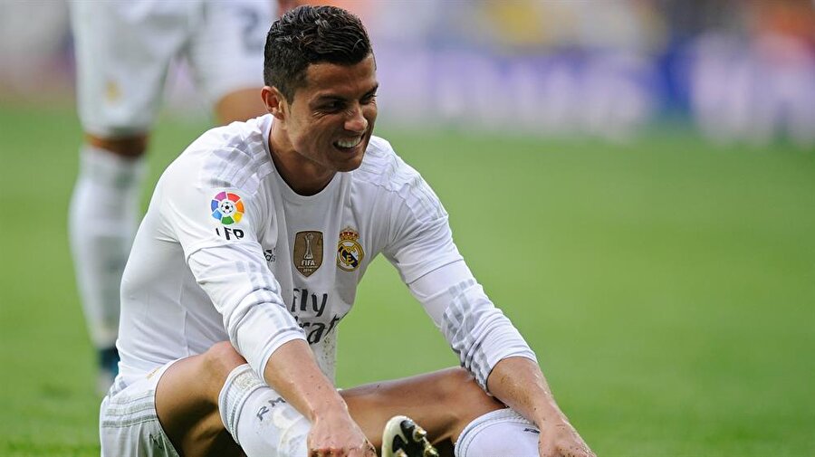 Ronaldo hayatının hatasını yaptı: Fark etmeden Messi tişörtü giydi