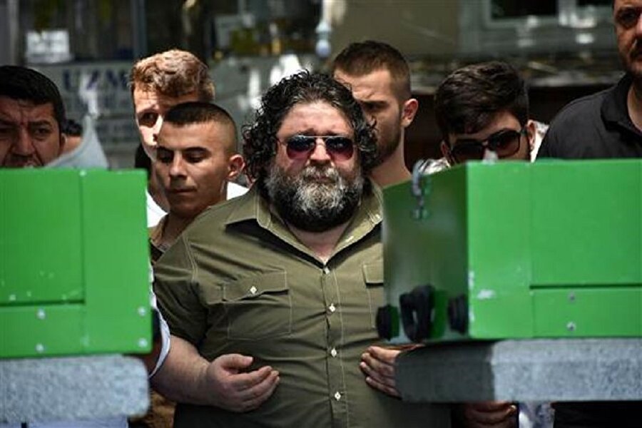 Samsun'un Çarşamba ilçesinde iki grup arasında çıkan silahlı kavgada ölen iki kardeşin cenazesi toprağa verildi.