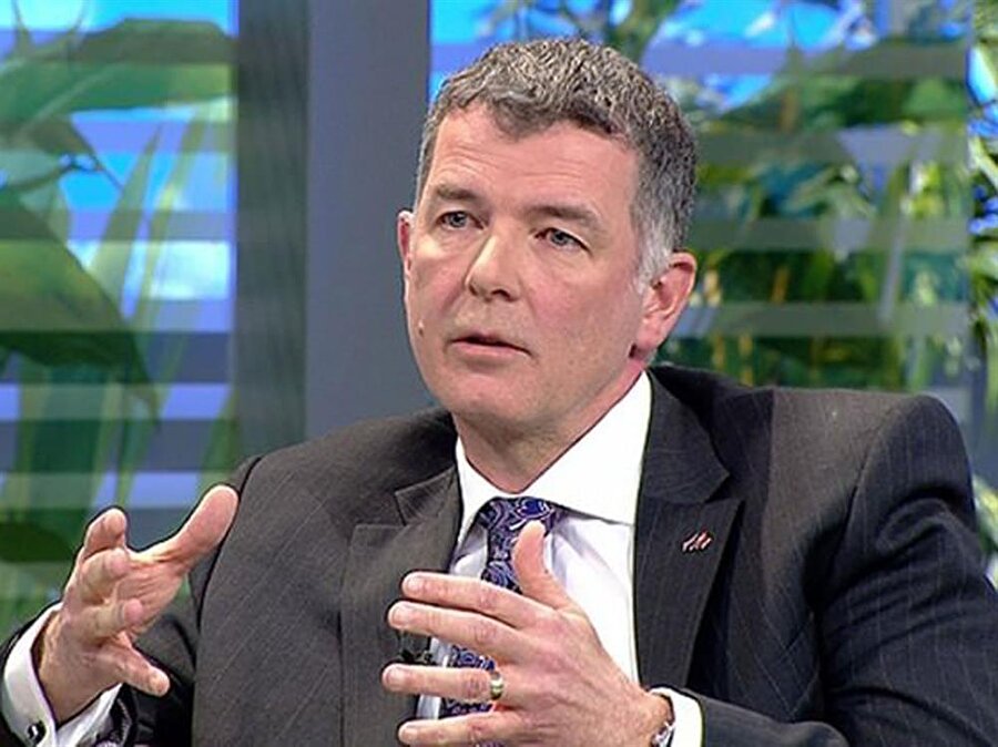 İngiltere’nin Ankara Büyükelçisi Richard Moore katıldığı bir televizyon programında 15 Temmuz darbe girişiminin arkasında FETÖ’nün olduğunu söyledi.

                                    
                                