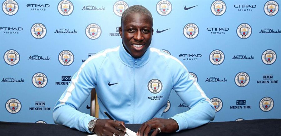 Manchester City Mendy'i kadrosuna kattı