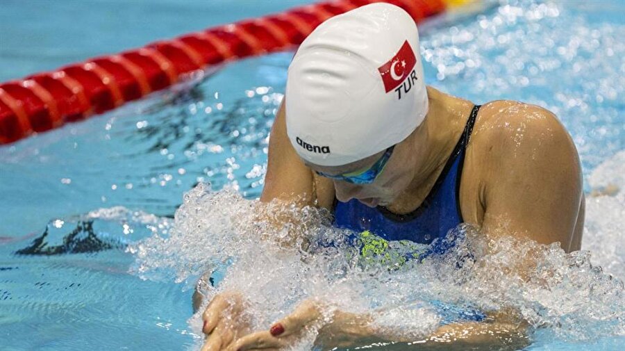 Milli sporcu Ekaterina Avramova.