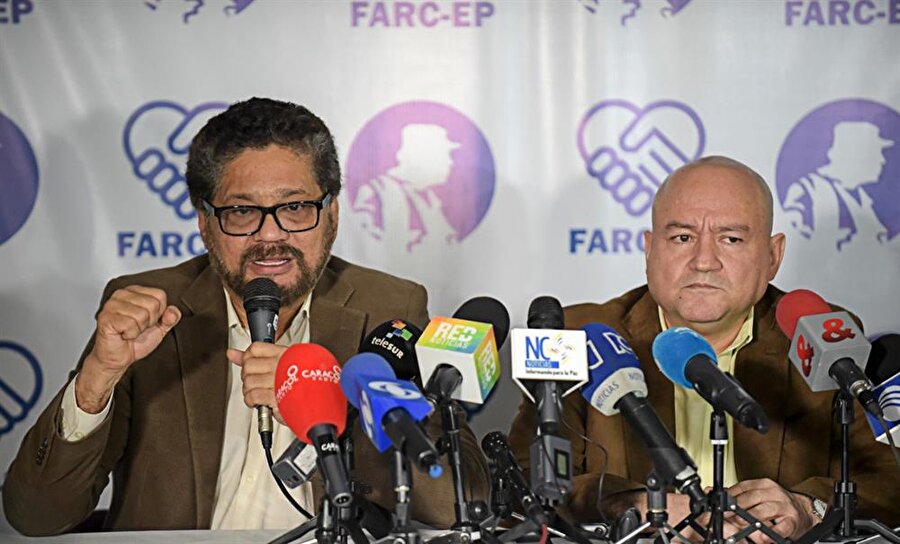 Silah bırakan Kolombiya Devrimci Silahlı Güçleri (FARC), ülkedeki siyasi mücadelede yer almak için parti kuracağını ve ismini 1 Eylül’de ilan edeceğini açıkladı.

                                    
                                