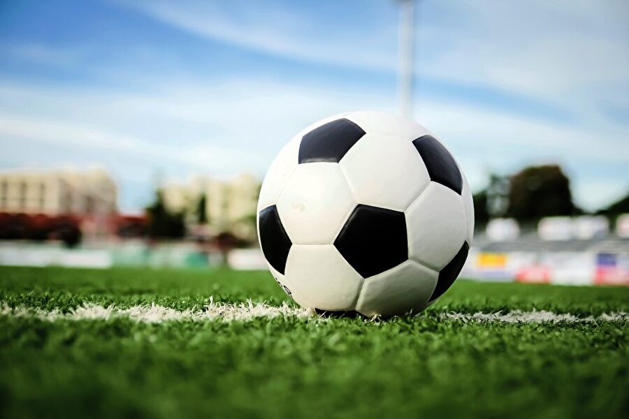 Futbolda kura çekimi heyecanı.